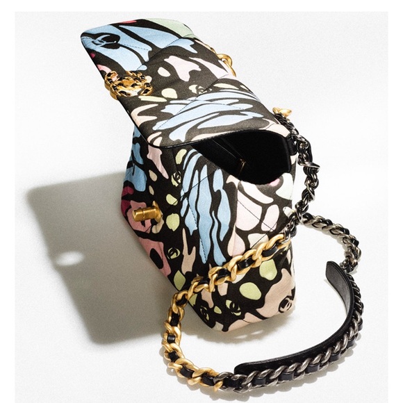 RARE! Chanel 19 Flap Bag Quilted Fabric Medium Blue, Multicolor - Picture 3 of 5